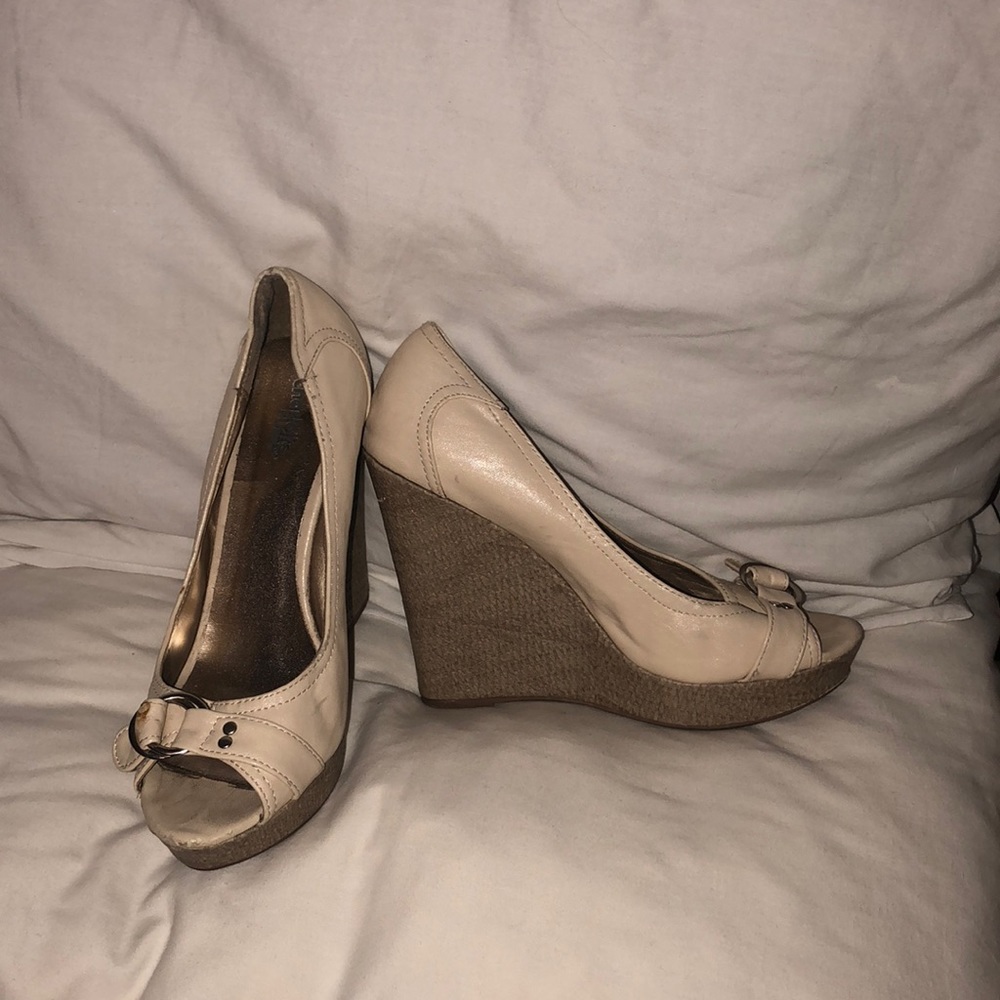 Cream wedges